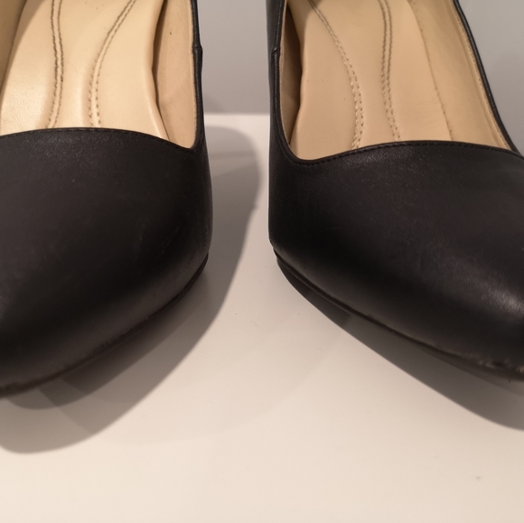 Comfy Soles black heeled shoes - Picture 2 of 4